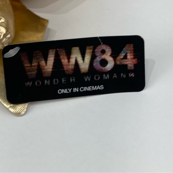 NWT DC Universe WW84 Golden Armor Wonder Woman 8" Plush Cinemark Exclusive - Picture 10 of 12